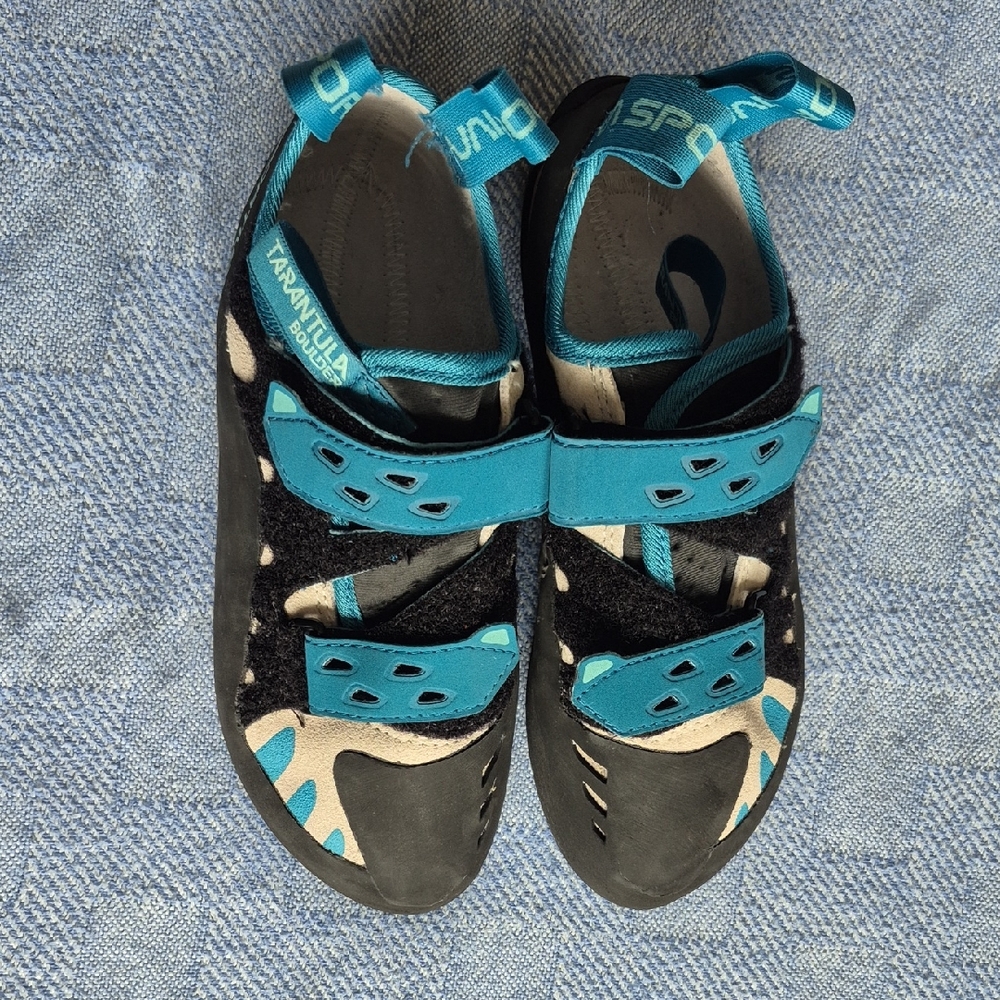 Women's Rock Climbing Shoes - Black and Blue
